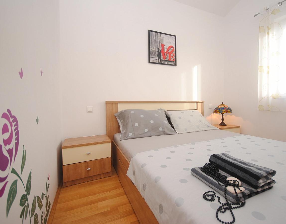 Apartment Noel โรกอซนิซา ภายนอก รูปภาพ