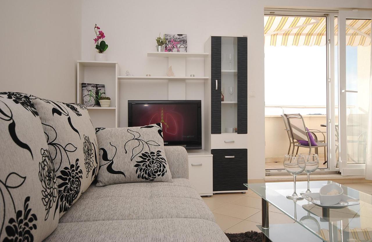 Apartment Noel โรกอซนิซา ภายนอก รูปภาพ