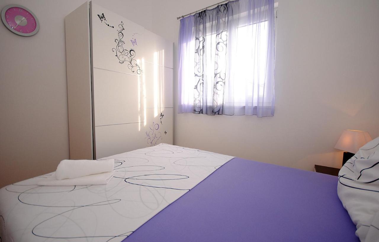 Apartment Noel โรกอซนิซา ภายนอก รูปภาพ