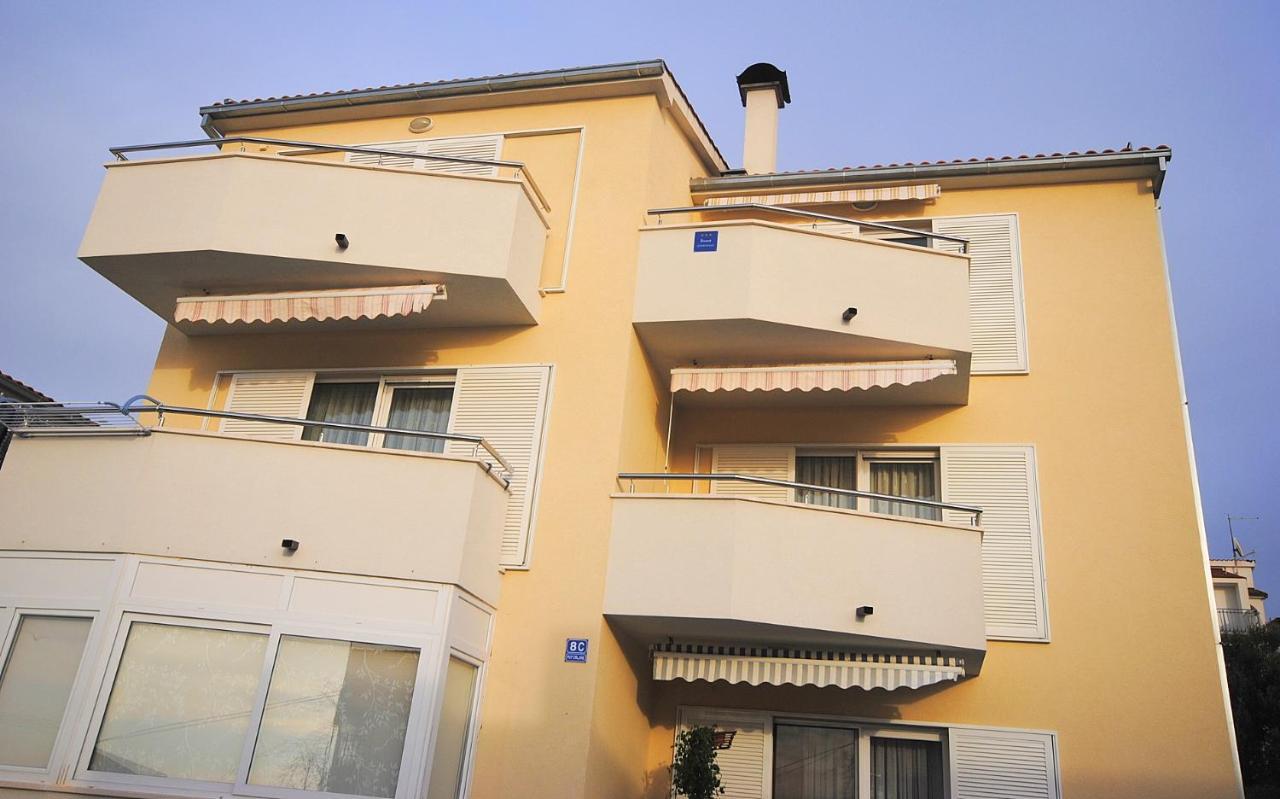 Apartment Noel โรกอซนิซา ภายนอก รูปภาพ